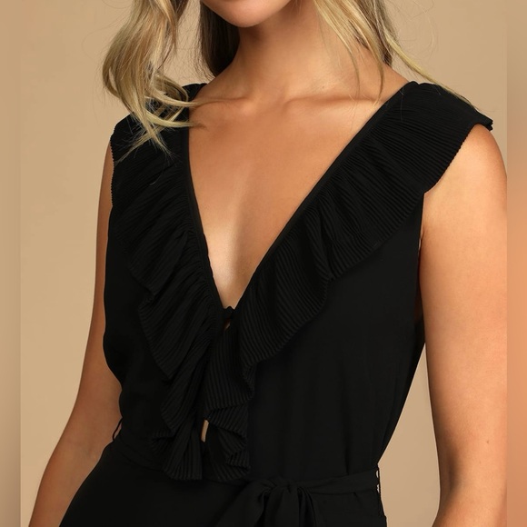 NWT Lulu’s Loved By You Black Ruffled Pleated Chiffon Maxi Dress Size Medium - Picture 4 of 16